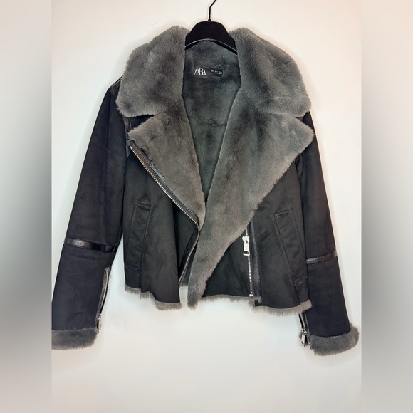 Zara Jackets & Blazers - 🖤 ZARA Black Jacket with Grey Shearling – Size S